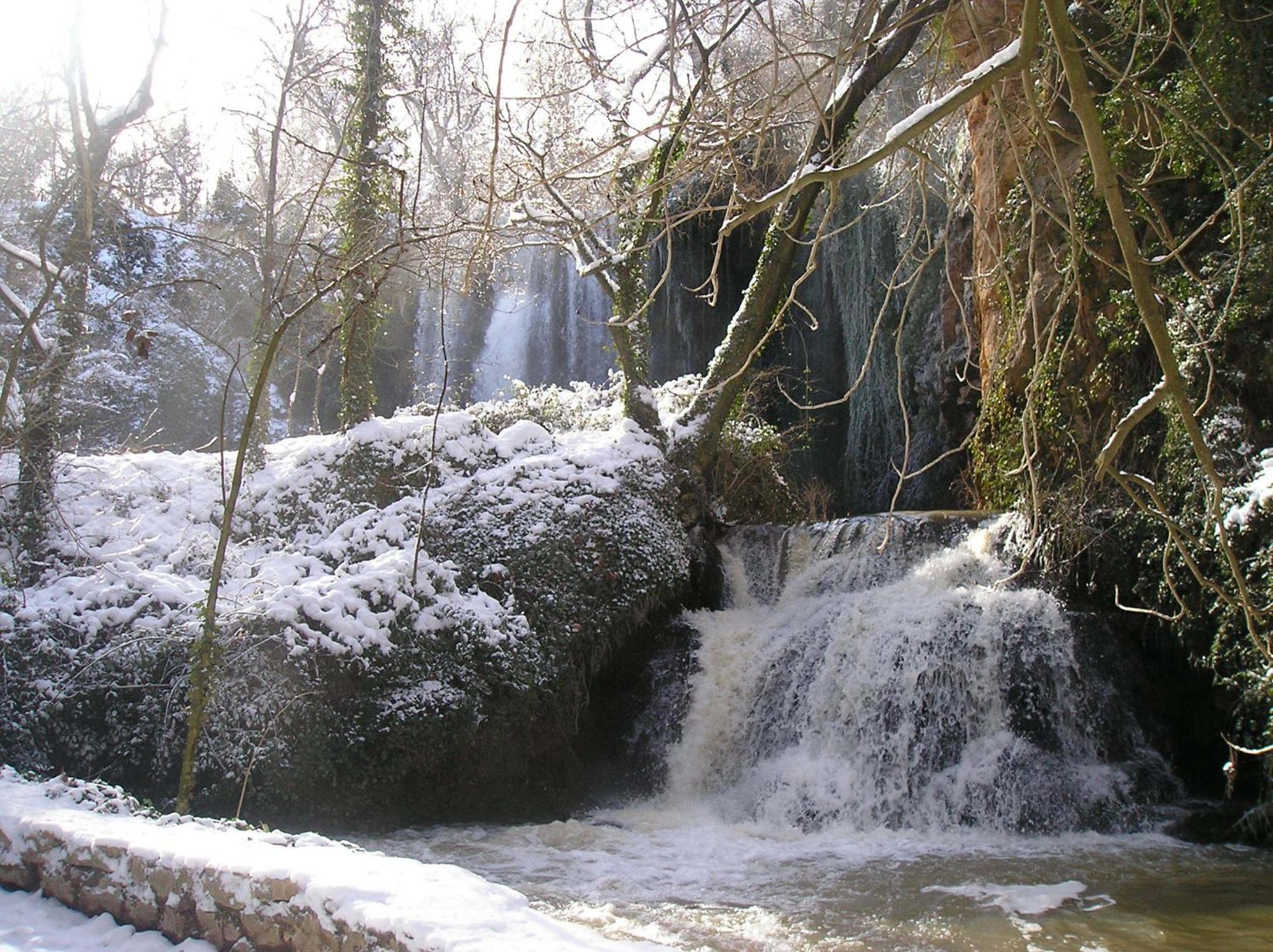 Casa Rural Ruta Del Agua 4 Hab Al Lado Monasterio De Piedra Munébrega Eksteriør bilde