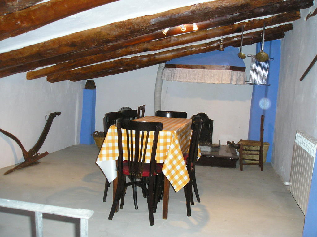 Casa Rural Ruta Del Agua 4 Hab Al Lado Monasterio De Piedra Munébrega Rom bilde